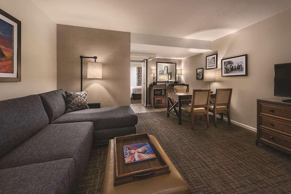 Embassy Suites By Hilton Scottsdale Resort Rom bilde